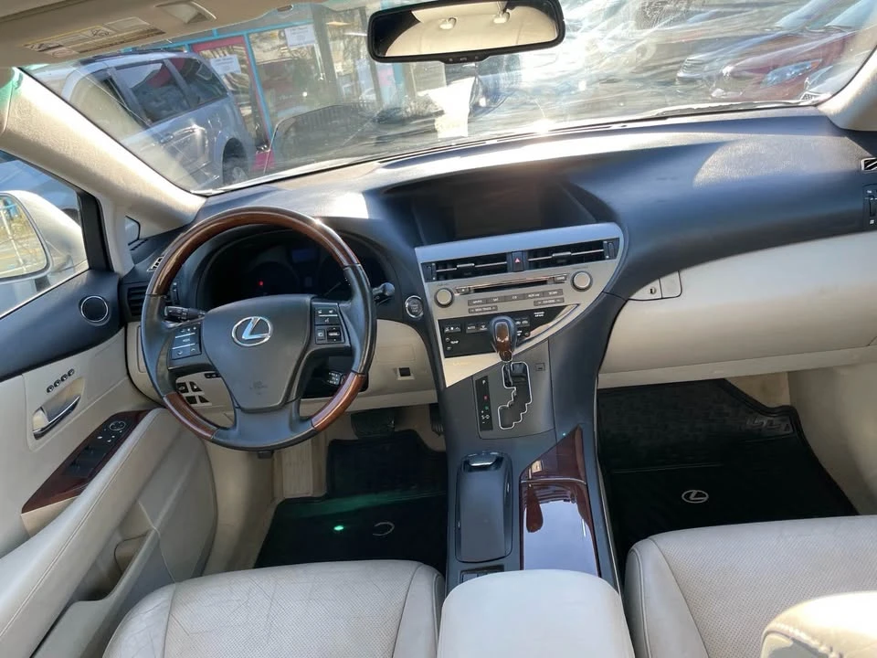 2010 Lexus RX 3rd Gen - Image 4 of 8