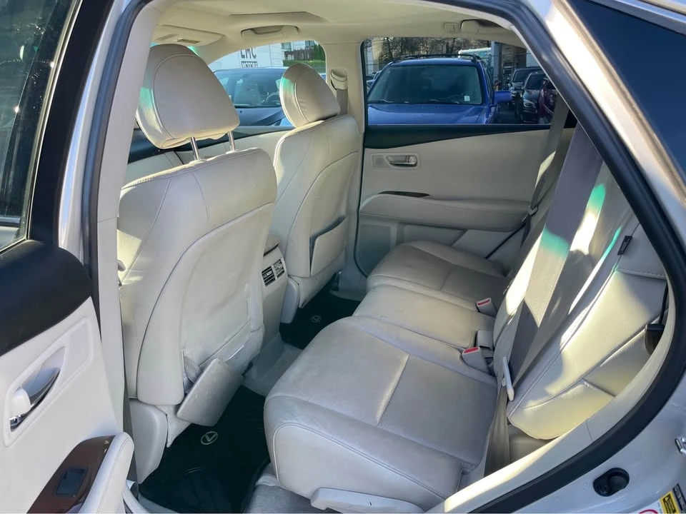 2010 Lexus RX 3rd Gen - Image 6 of 8