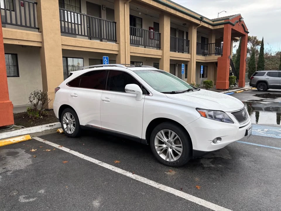 2010 Lexus RX 3rd Gen - Image 2 of 4