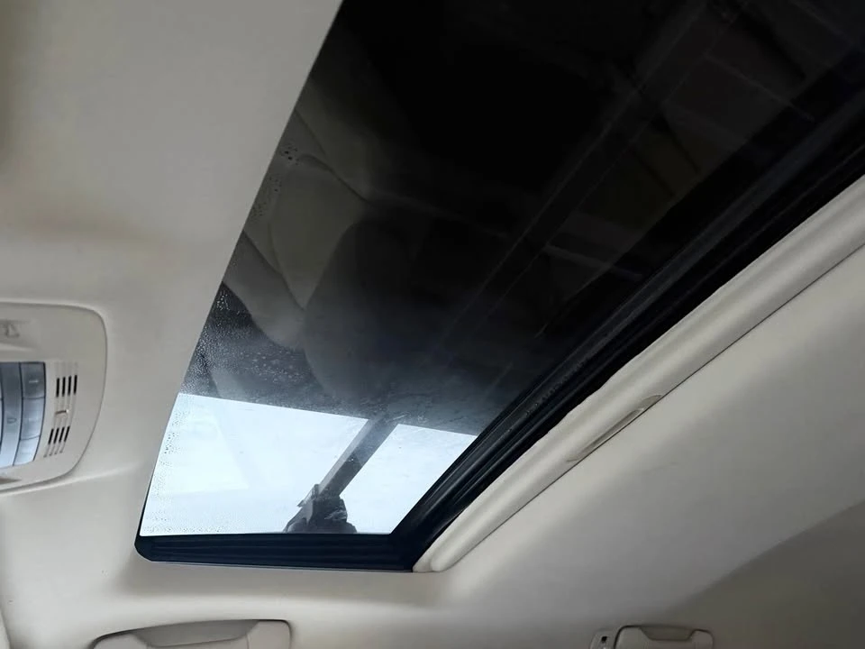 2010 Lexus RX 3rd Gen - Image 17 of 20