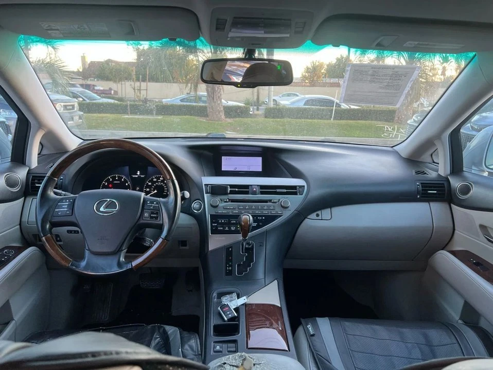 2010 Lexus RX 3rd Gen - Image 11 of 20