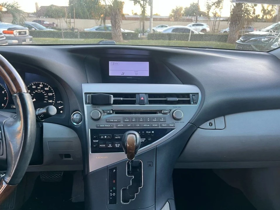 2010 Lexus RX 3rd Gen - Image 15 of 20