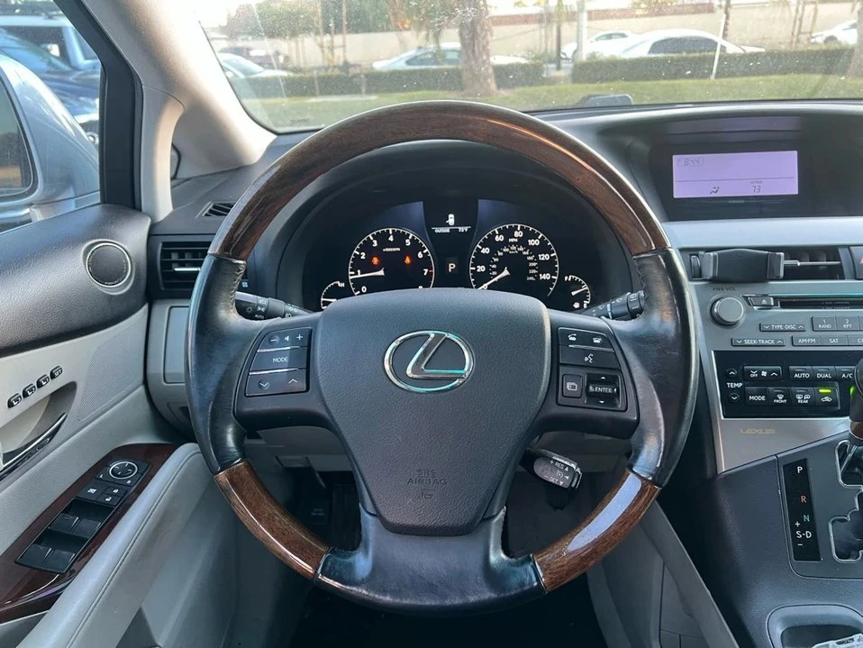2010 Lexus RX 3rd Gen - Image 12 of 20