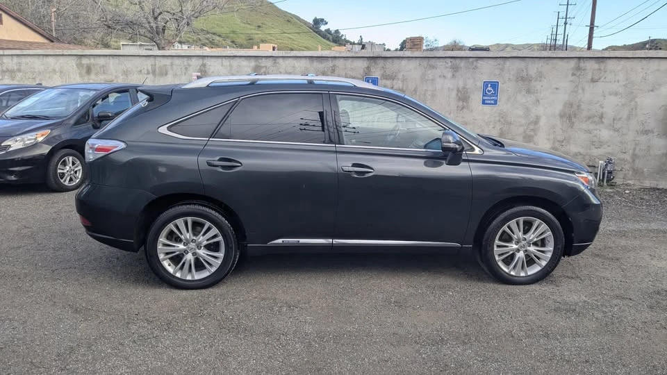 2010 Lexus RX 3rd Gen - Image 10 of 20