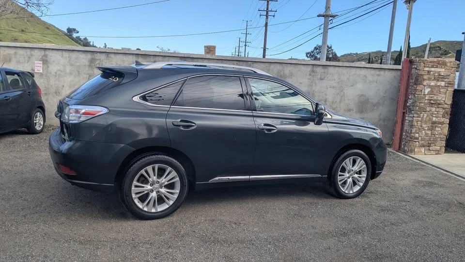 2010 Lexus RX 3rd Gen - Image 9 of 20