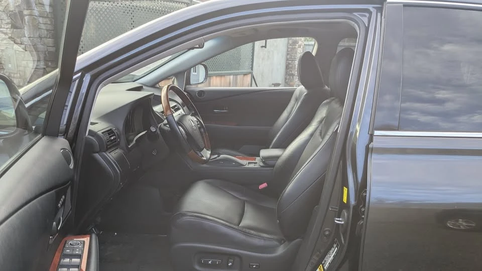2010 Lexus RX 3rd Gen - Image 19 of 20