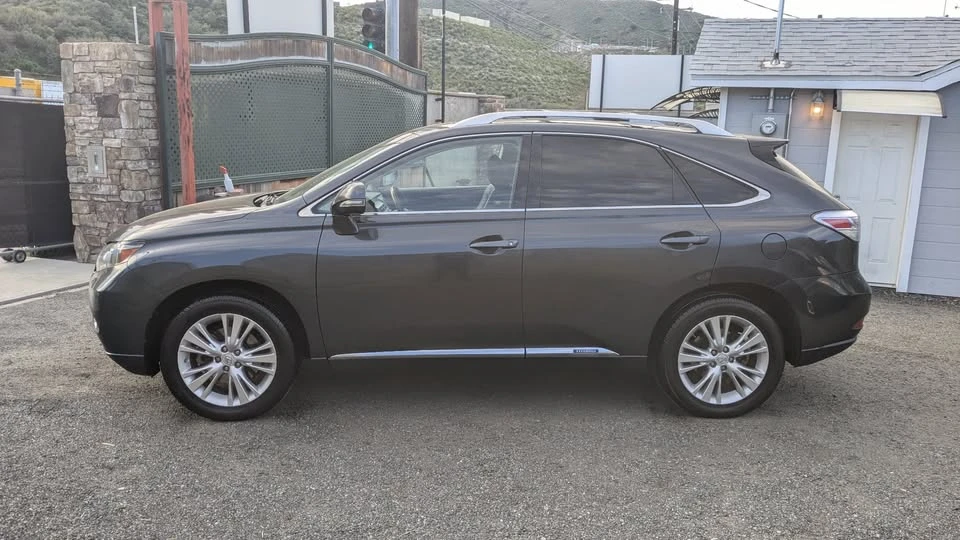 2010 Lexus RX 3rd Gen - Image 4 of 20