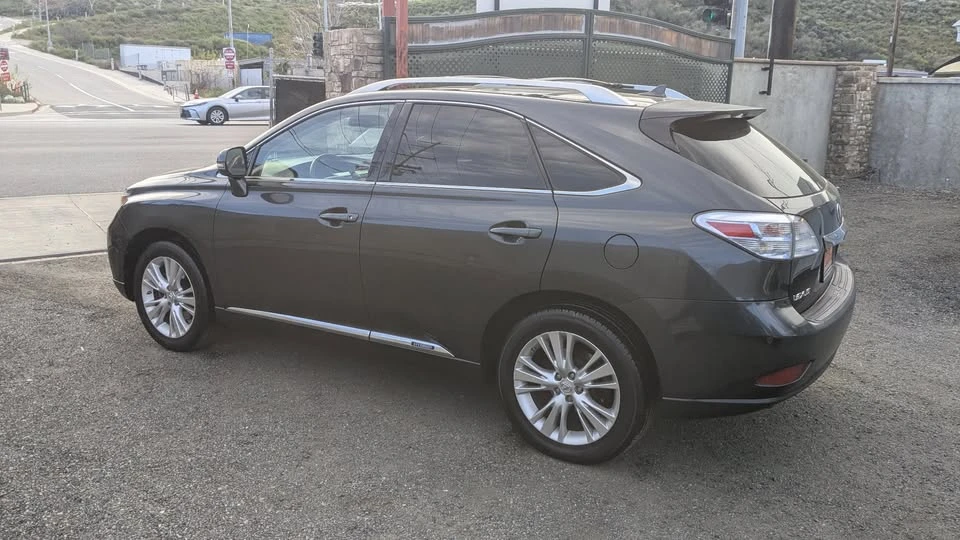 2010 Lexus RX 3rd Gen - Image 5 of 20