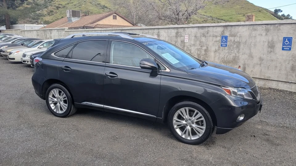 2010 Lexus RX 3rd Gen - Image 11 of 20