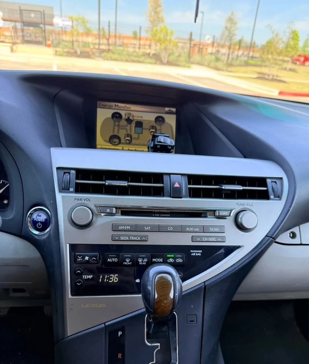 2010 Lexus RX 3rd Gen - Image 4 of 7