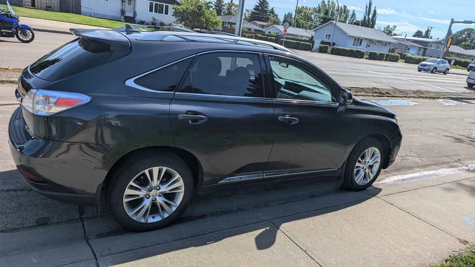 2010 Lexus RX 3rd Gen - Image 2 of 3