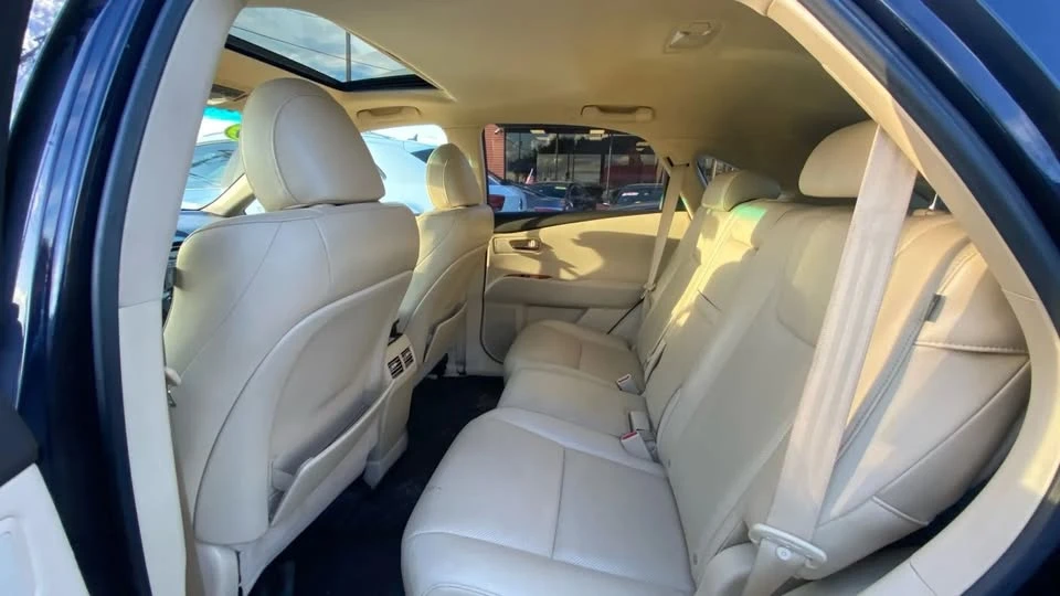 2010 Lexus RX 3rd Gen - Image 16 of 18