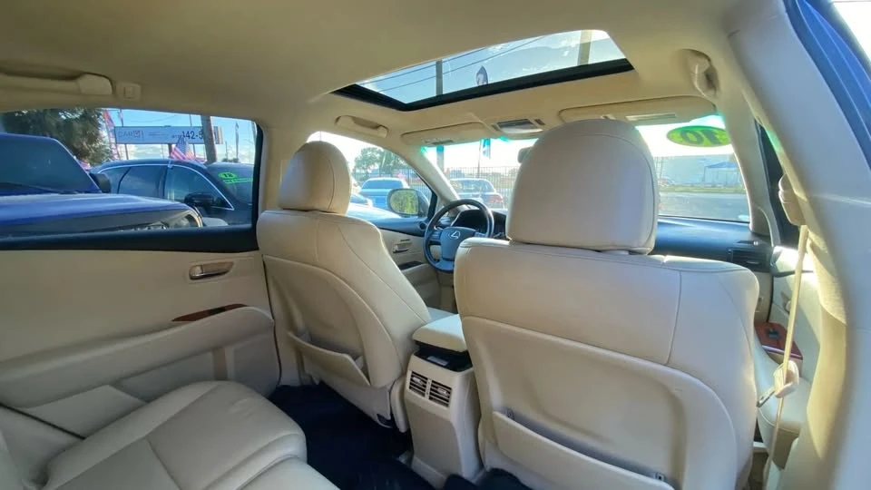 2010 Lexus RX 3rd Gen - Image 14 of 18