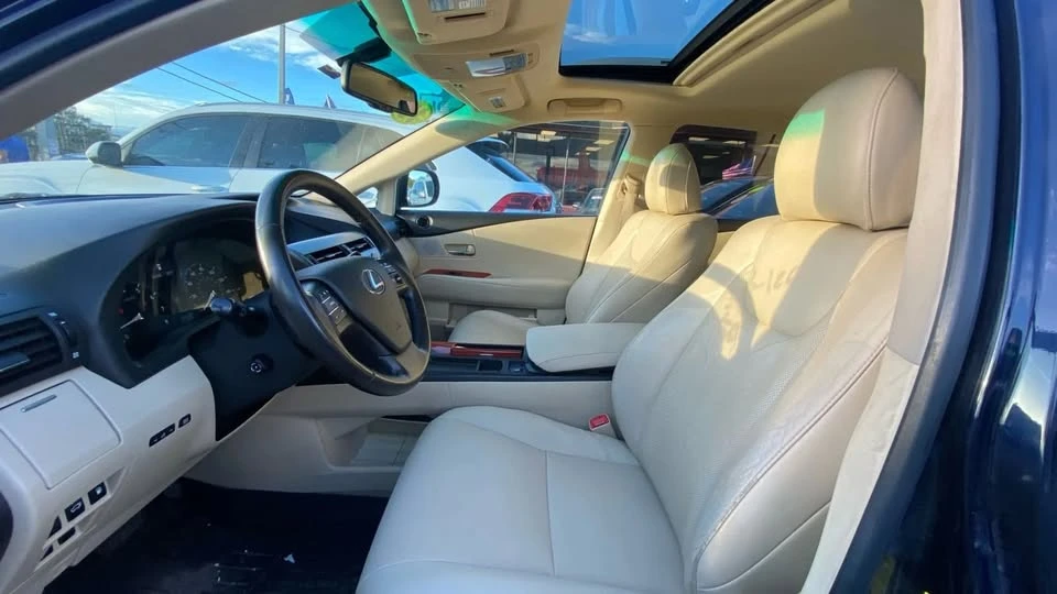 2010 Lexus RX 3rd Gen - Image 12 of 18