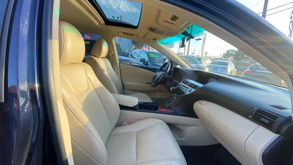 2010 Lexus RX 3rd Gen - Image 13 of 18