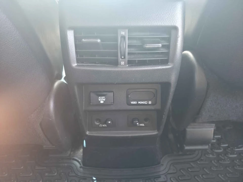 2010 Lexus RX 3rd Gen - Image 12 of 20