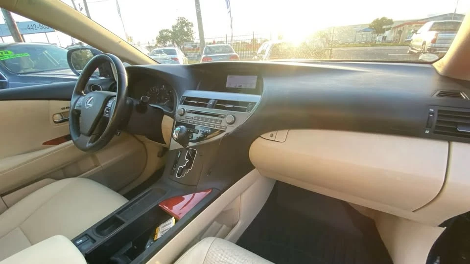2010 Lexus RX 3rd Gen - Image 11 of 18