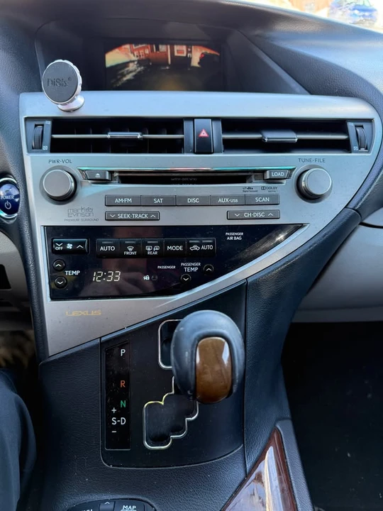 2010 Lexus RX 3rd Gen - Image 4 of 18