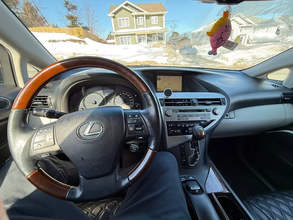 2010 Lexus RX 3rd Gen - Image 13 of 18