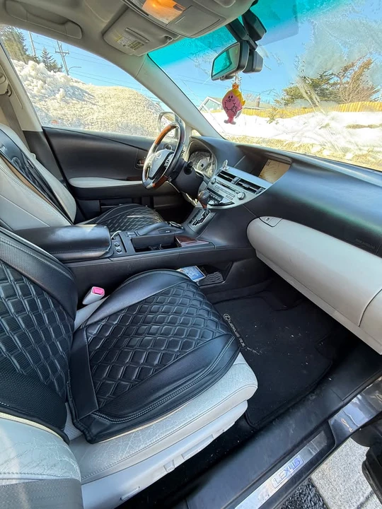 2010 Lexus RX 3rd Gen - Image 7 of 18