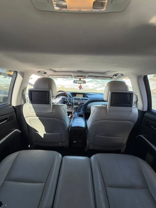 2010 Lexus RX 3rd Gen - Image 8 of 18