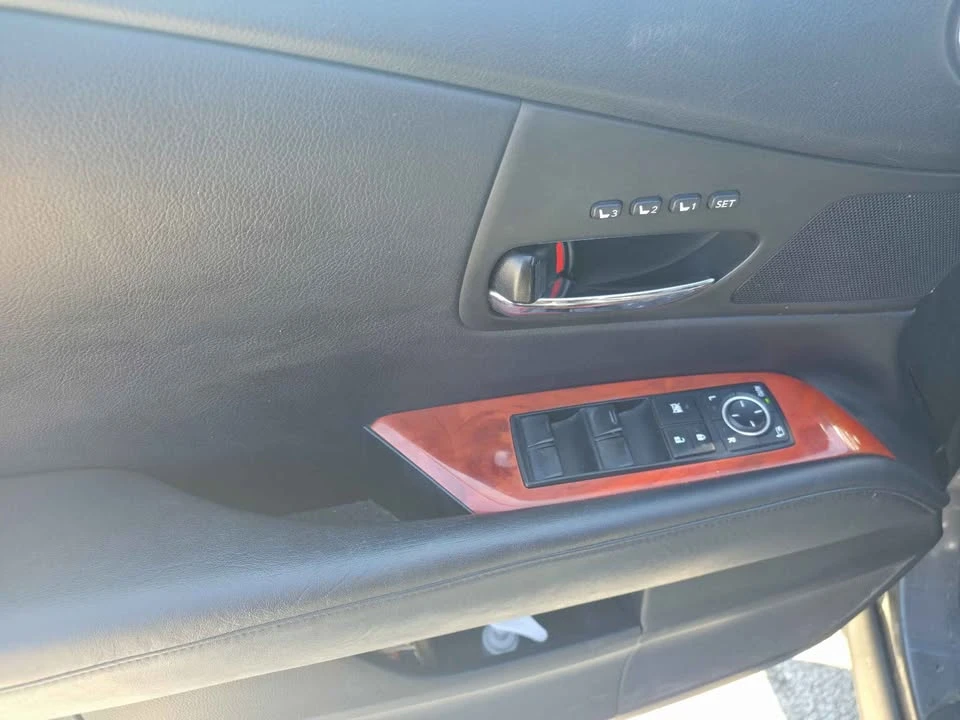2010 Lexus RX 3rd Gen - Image 11 of 20
