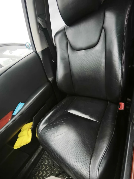 2010 Lexus RX 3rd Gen - Image 15 of 16
