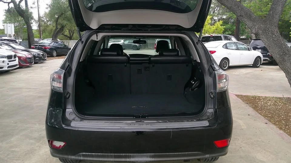2010 Lexus RX 3rd Gen - Image 19 of 20