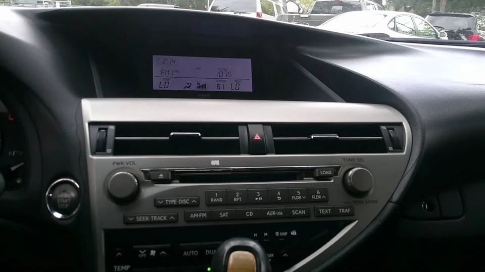 2010 Lexus RX 3rd Gen - Image 11 of 20