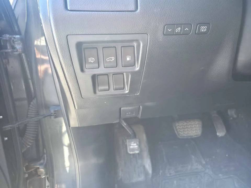 2010 Lexus RX 3rd Gen - Image 8 of 20