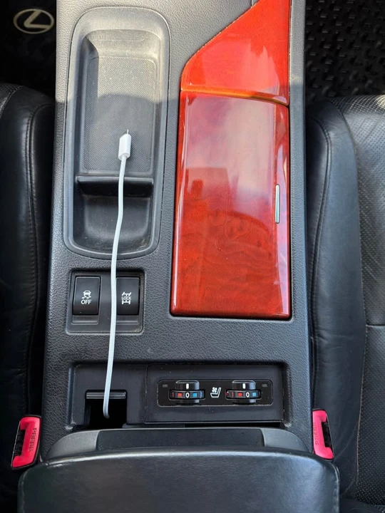 2010 Lexus RX 3rd Gen - Image 9 of 14