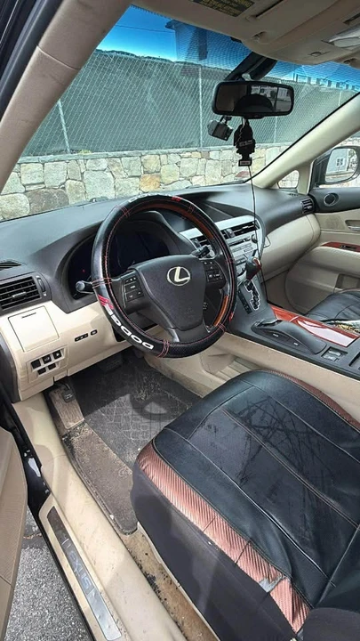 2010 Lexus RX 3rd Gen - Image 4 of 6