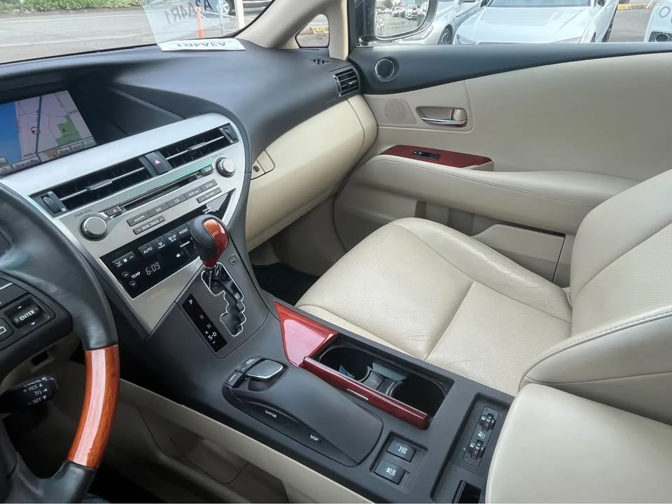 2010 Lexus RX 3rd Gen - Image 14 of 19