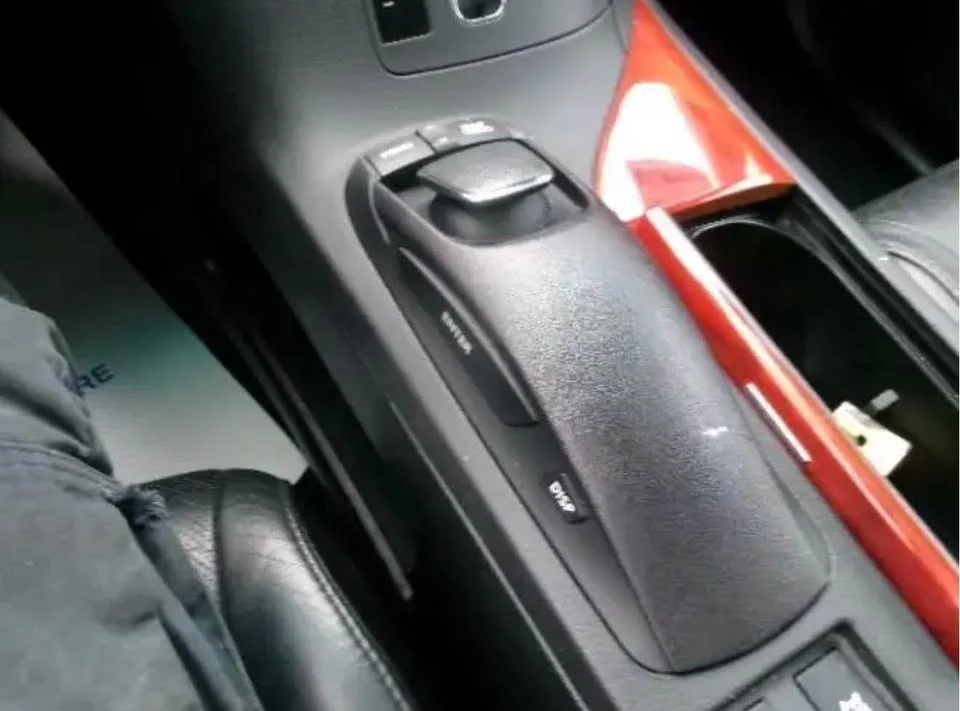 2010 Lexus RX 3rd Gen - Image 3 of 10