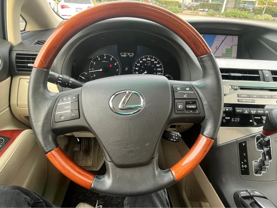 2010 Lexus RX 3rd Gen - Image 9 of 19