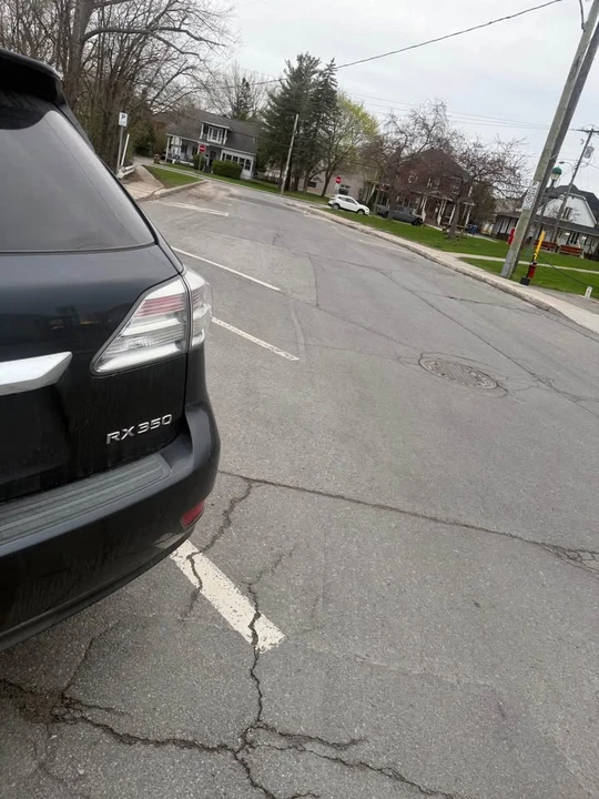 2010 Lexus RX 3rd Gen - Image 12 of 13