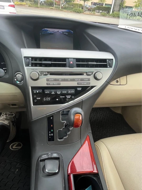 2010 Lexus RX 3rd Gen - Image 10 of 19