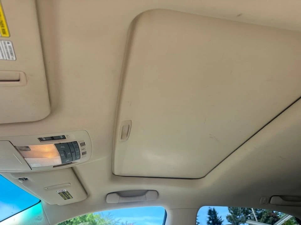 2010 Lexus RX 3rd Gen - Image 16 of 17