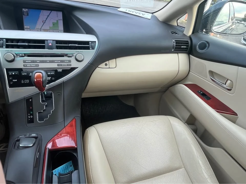 2010 Lexus RX 3rd Gen - Image 11 of 19