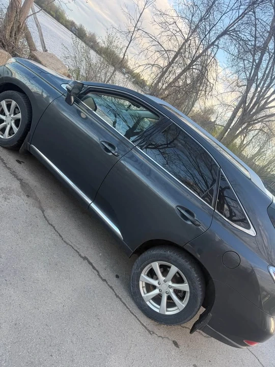 2010 Lexus RX 3rd Gen - Image 4 of 8