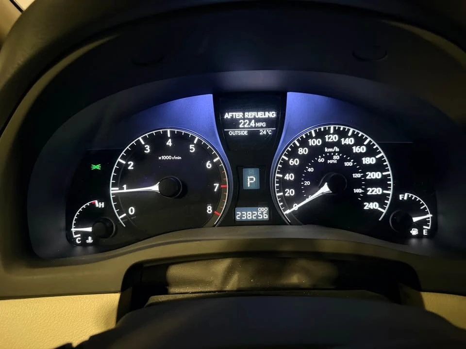 2010 Lexus RX 3rd Gen - Image 9 of 10