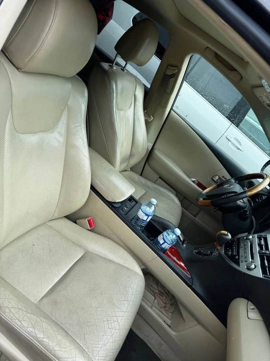 2010 Lexus RX 3rd Gen - Image 5 of 11