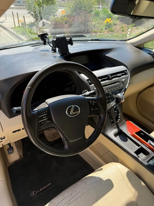 2010 Lexus RX 3rd Gen - Image 9 of 14