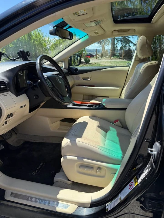 2010 Lexus RX 3rd Gen - Image 7 of 14
