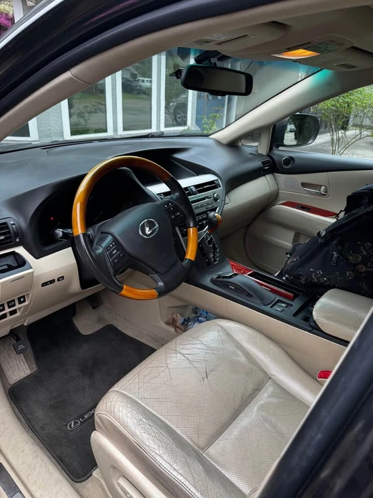 2010 Lexus RX 3rd Gen - Image 10 of 11