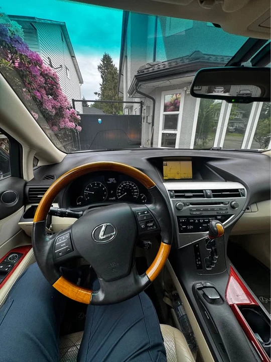 2010 Lexus RX 3rd Gen - Image 9 of 11