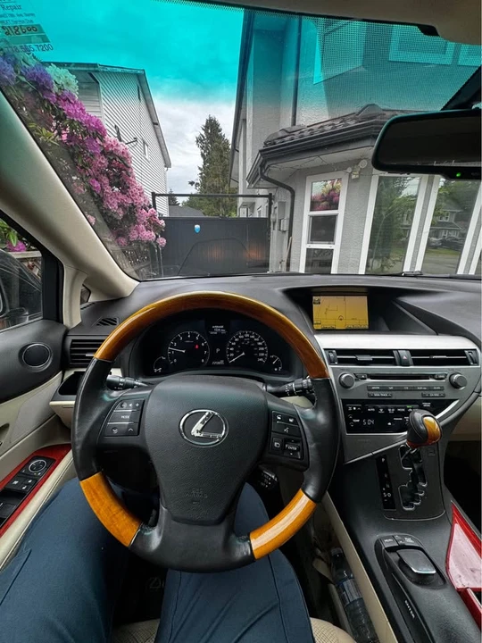 2010 Lexus RX 3rd Gen - Image 8 of 11