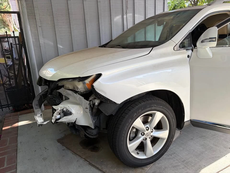 2010 Lexus RX 3rd Gen - Image 5 of 8