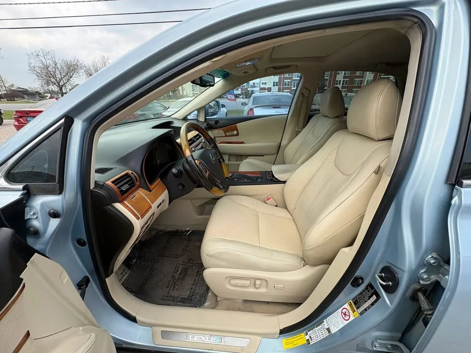 2010 Lexus RX 3rd Gen - Image 10 of 19