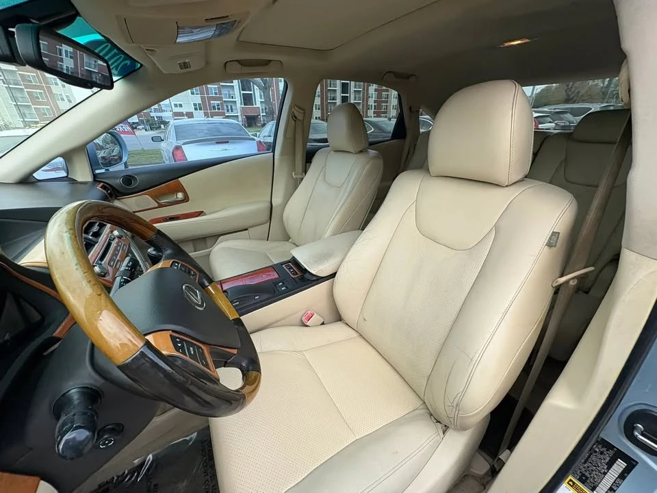 2010 Lexus RX 3rd Gen - Image 11 of 19